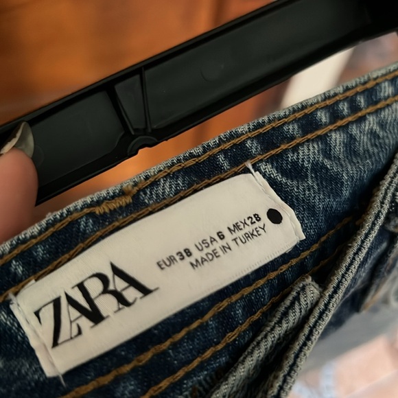 Zara Straight Leg Jeans - Picture 2 of 6
